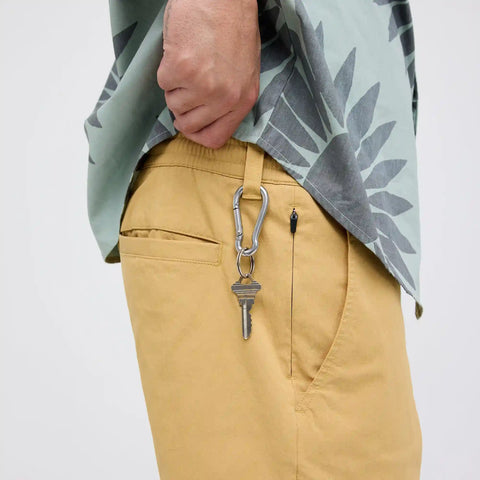 COMPOUND CHINO SHORT