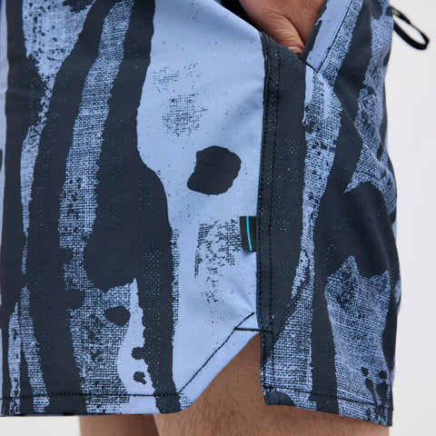 COMPLEX HYBRID SHORT 5 IN