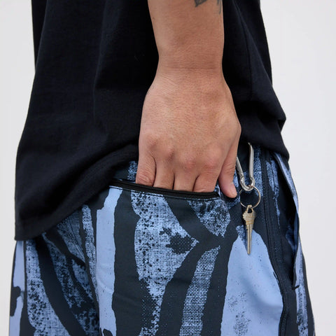 COMPLEX HYBRID SHORT 5 IN