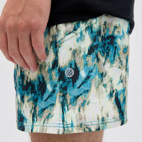 STRIKE SHORT